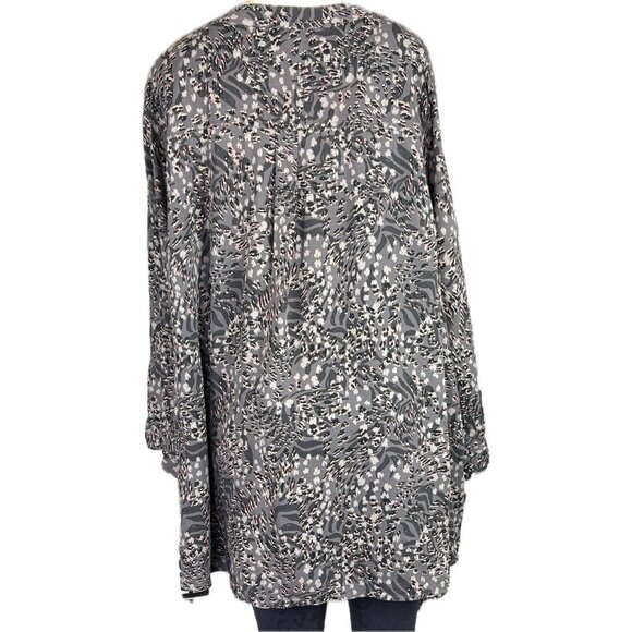 Torrid +5 Gray/Pink Split Button Neck Leopard & Zebra Print 3/4 Sleeve Blouse - Picture 5 of 6